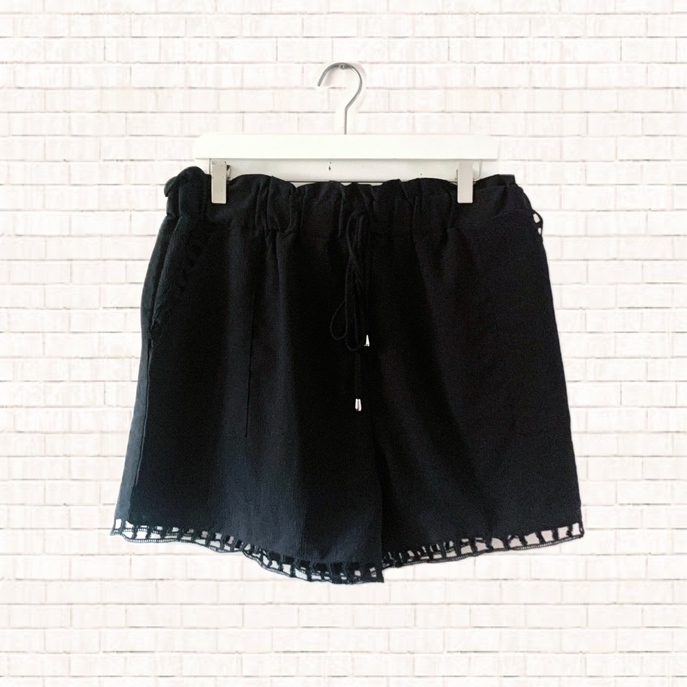 Women’s black drawstring shorts XXL with cutout trim detail XXL NWOT OBO